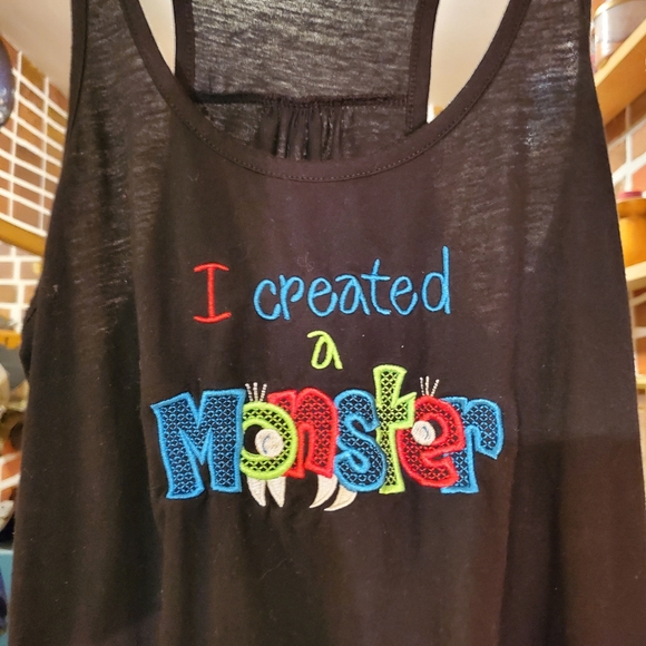 District Made Jr M Black Tank Top - Picture 2 of 8